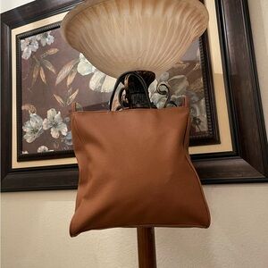 La Rue please check all picture of condition